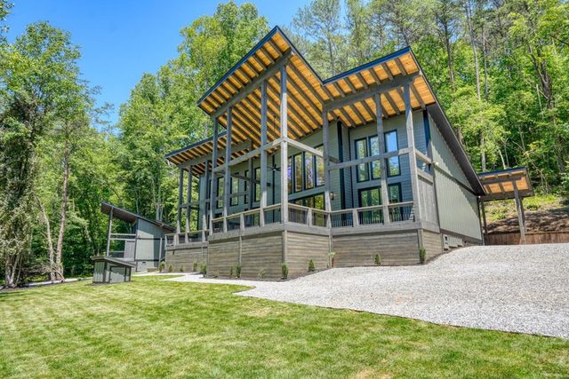 500 Williamstown Road S, Mineral Bluff, GA 30559
