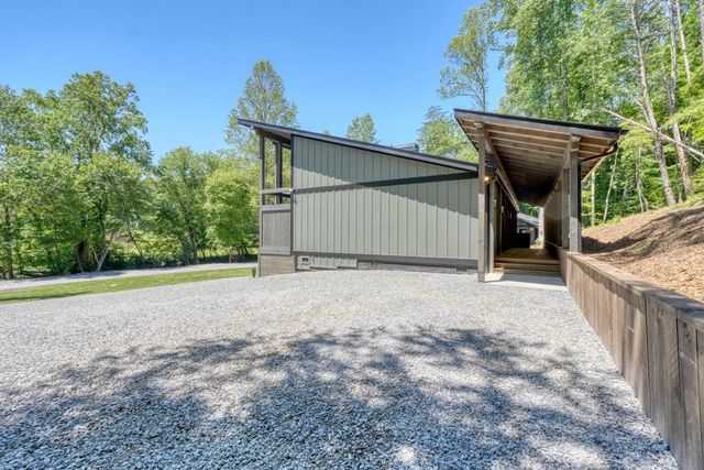 500 Williamstown Road S, Mineral Bluff, GA 30559