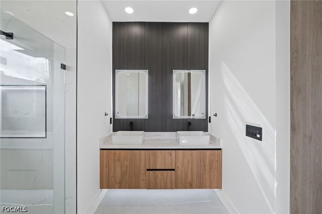 514 NW 36th PL, Cape Coral, FL 33993