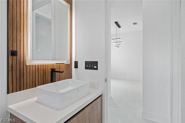 514 NW 36th PL, Cape Coral, FL 33993