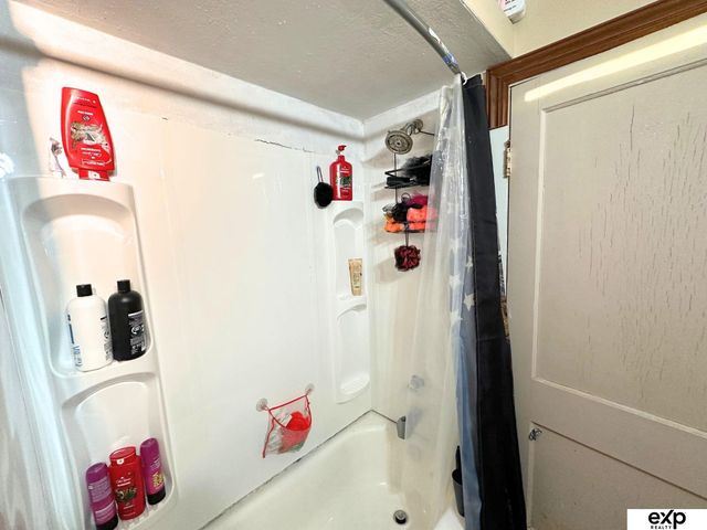 202 N Molley Street, Bennington, NE 68007