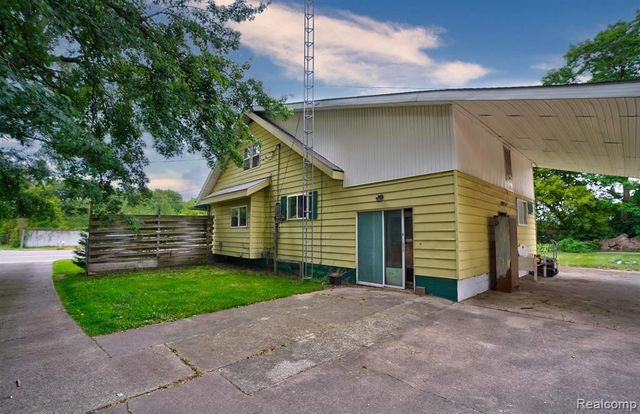 7046 N Dort Highway, Mount Morris, MI 48458