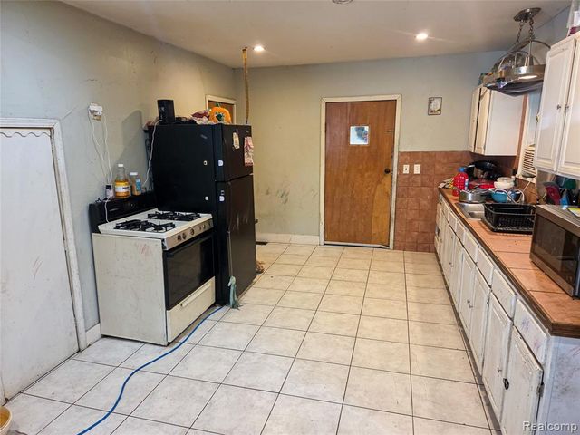 7046 N Dort Highway, Mount Morris, MI 48458