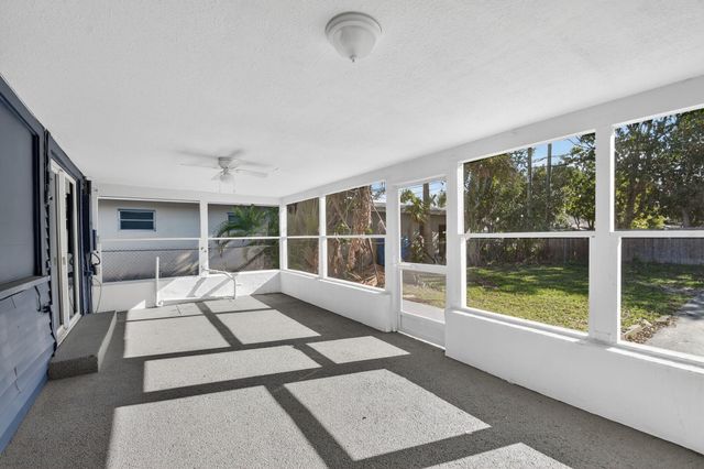 1006 S M Street, Lake Worth Beach, FL 33460