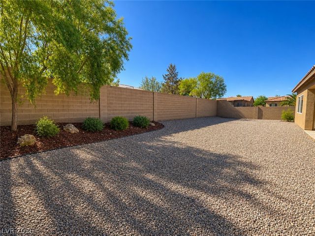 7883 Carson Creek Street, Las Vegas, NV 89113
