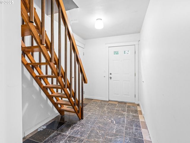 6525 N MONTANA Ave, Portland, OR 97217