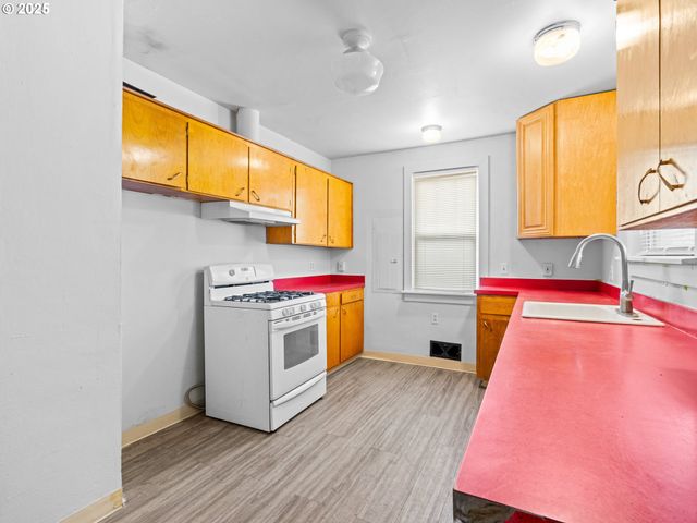 6525 N MONTANA Ave, Portland, OR 97217