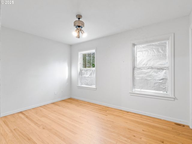 6525 N MONTANA Ave, Portland, OR 97217