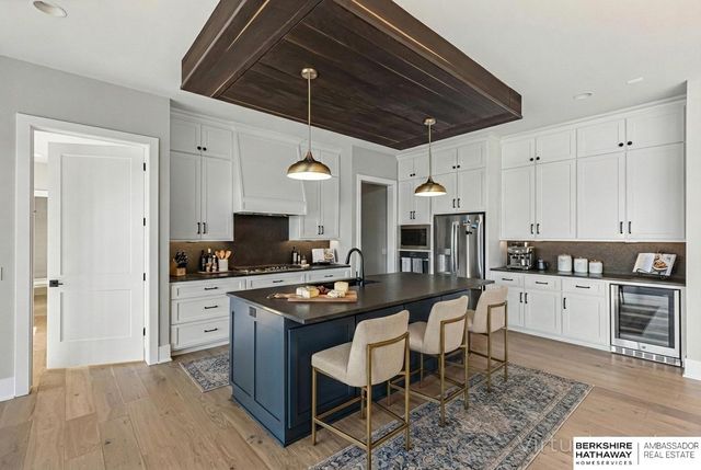 20617 Kansas Avenue, Elkhorn, NE 68022