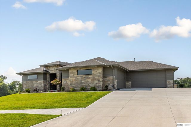 20617 Kansas Avenue, Elkhorn, NE 68022