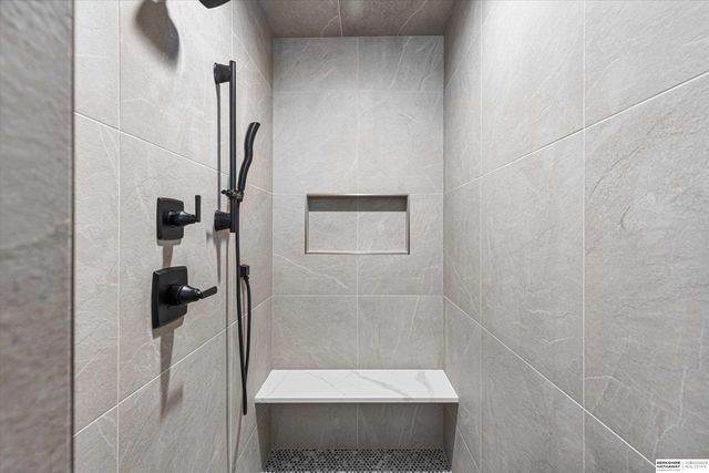 20617 Kansas Avenue, Elkhorn, NE 68022