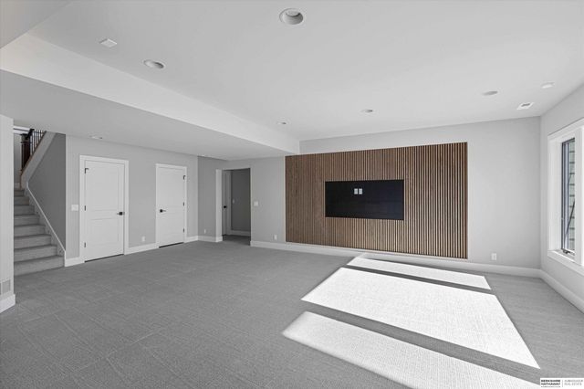 20617 Kansas Avenue, Elkhorn, NE 68022