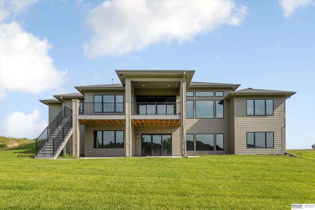 20617 Kansas Avenue, Elkhorn, NE 68022