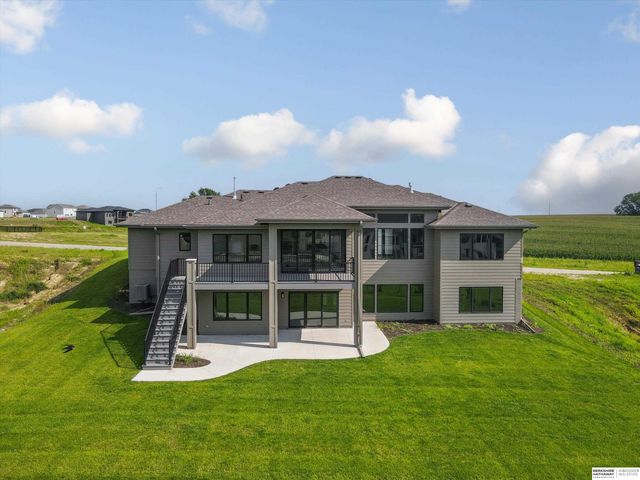 20617 Kansas Avenue, Elkhorn, NE 68022