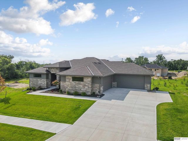 20617 Kansas Avenue, Elkhorn, NE 68022