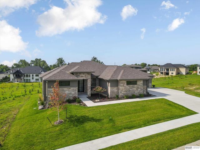 20617 Kansas Avenue, Elkhorn, NE 68022