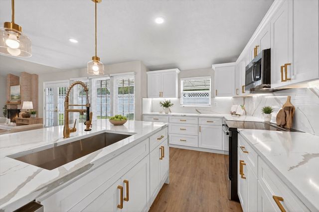 15745 Havenrock Circle, Dallas, TX 75248