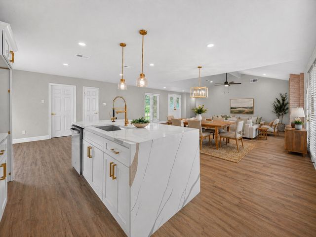 15745 Havenrock Circle, Dallas, TX 75248
