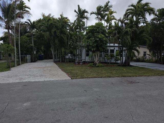554 NW 102nd Street, Miami, FL 33150