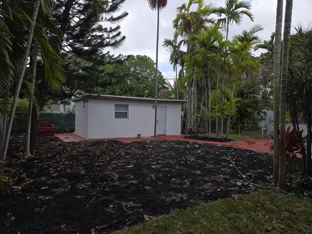 554 NW 102nd Street, Miami, FL 33150
