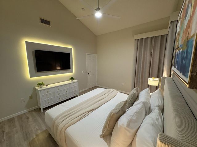 142 HOLLINGSHEAD LOOP, Davenport, FL 33896