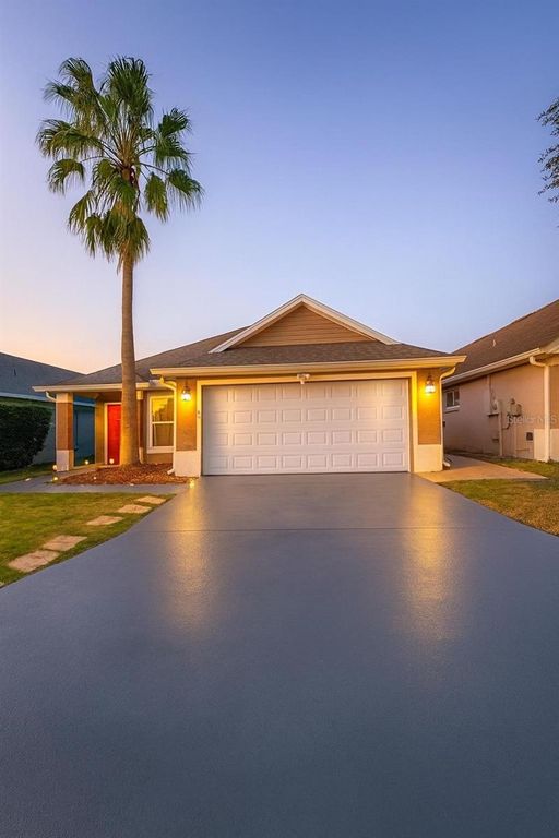 142 HOLLINGSHEAD LOOP, Davenport, FL 33896