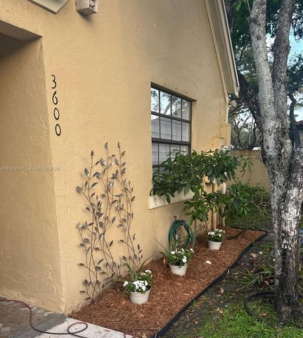 3600 NW 83rd Ln, Sunrise, FL 33351
