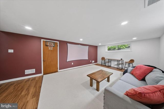 700 HARVARD LN, Newark, DE 19711