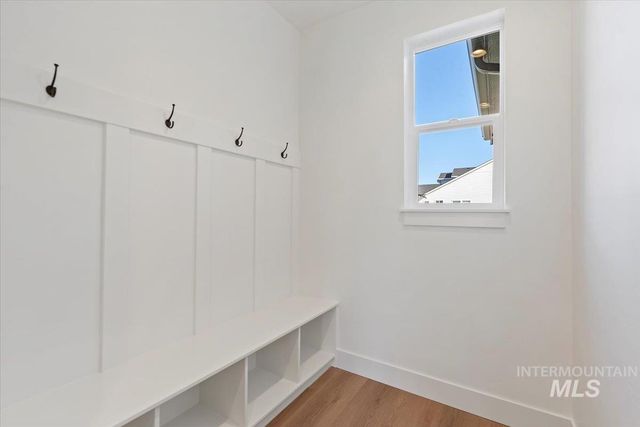 10511 W Mizzle Drive, Star, ID 83669