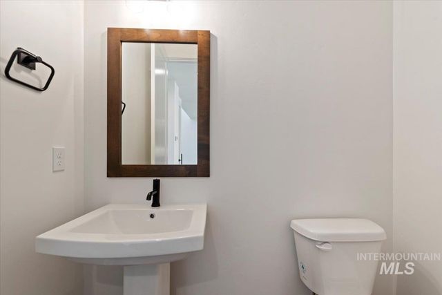 10511 W Mizzle Drive, Star, ID 83669