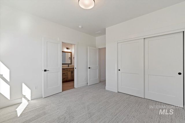 10511 W Mizzle Drive, Star, ID 83669