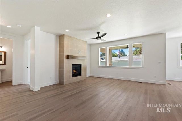 10511 W Mizzle Drive, Star, ID 83669