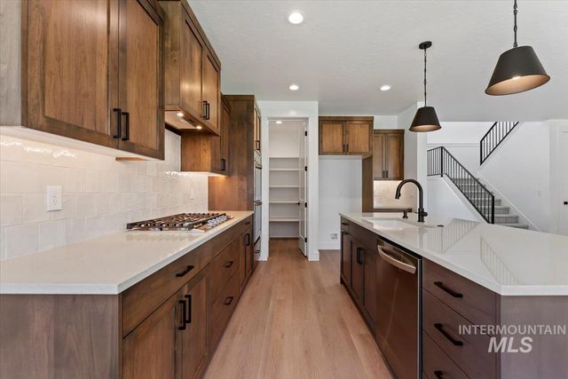 10511 W Mizzle Drive, Star, ID 83669