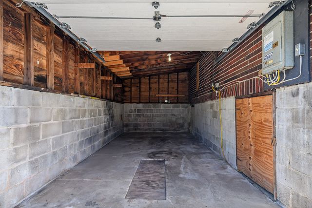 1 Hampton Road, New Fairfield, CT 06812