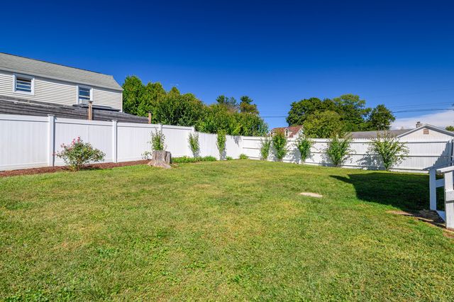 1 Hampton Road, New Fairfield, CT 06812