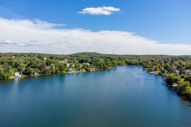 1 Hampton Road, New Fairfield, CT 06812