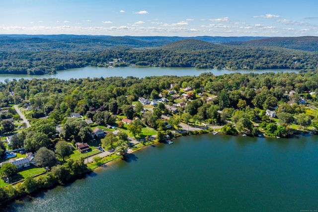 1 Hampton Road, New Fairfield, CT 06812