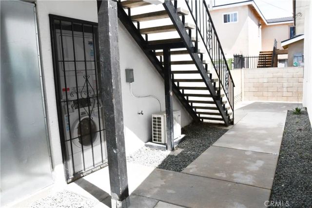 994 Valencia 104, Costa Mesa, CA 92626