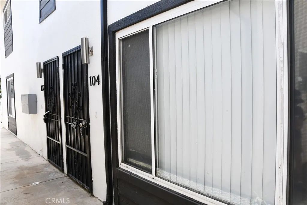 994 Valencia 104, Costa Mesa, CA 92626