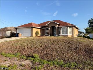 3808 25th ST SW, Lehigh Acres, FL 33976