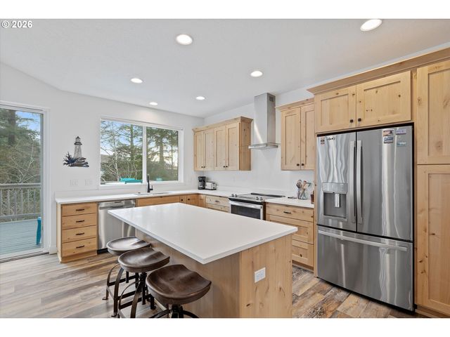 209 SEA CREST Way, Otter Rock, OR 97369