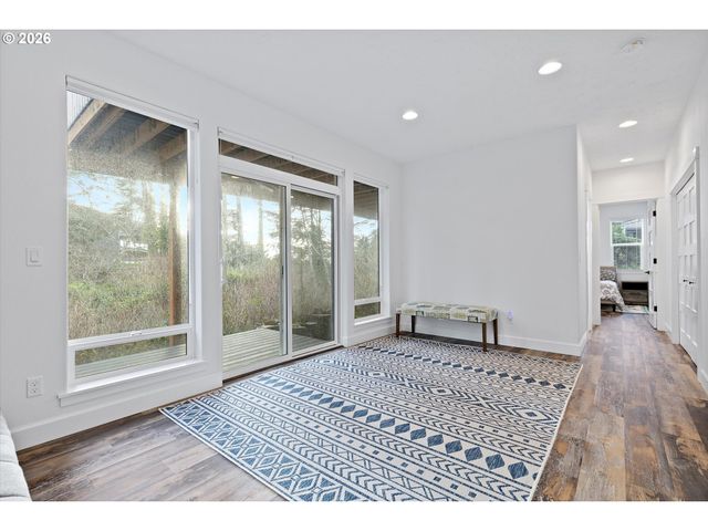 209 SEA CREST Way, Otter Rock, OR 97369