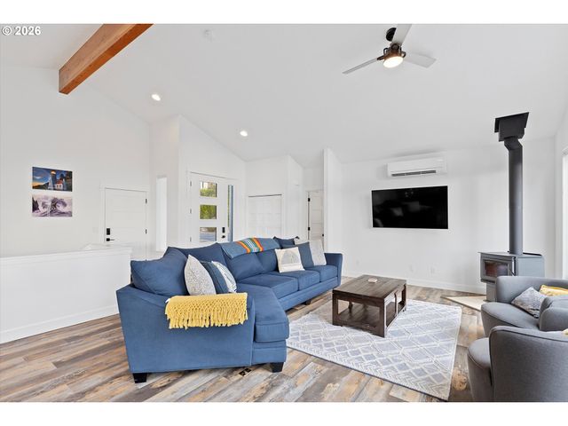 209 SEA CREST Way, Otter Rock, OR 97369