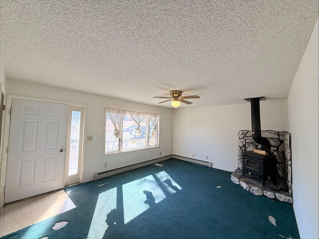 635 Dunnuck Street, Sheridan, WY 82801 photo 2