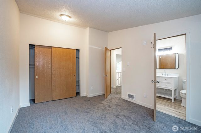 12214 221st Avenue Ct E, Bonney Lake, WA 98391