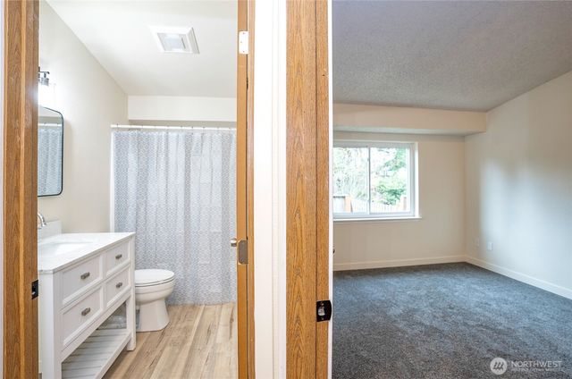 12214 221st Avenue Ct E, Bonney Lake, WA 98391