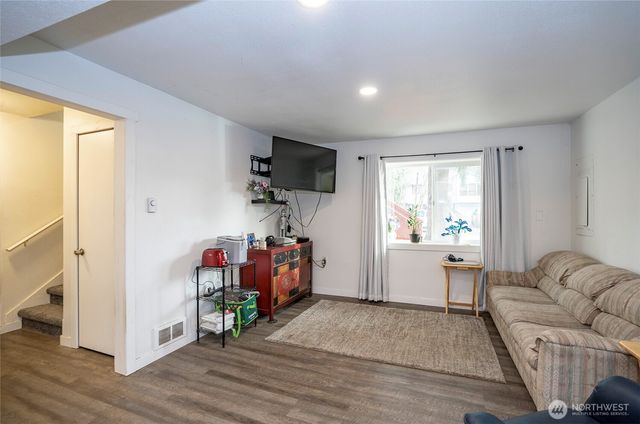 12214 221st Avenue Ct E, Bonney Lake, WA 98391