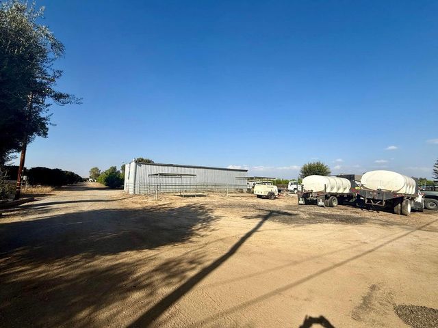 15434 Ave. 330, Ivanhoe, CA 93235