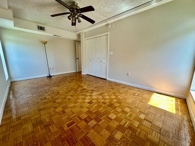41 Broadlawn Park 22A, Newton, MA 02467