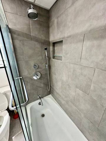 41 Broadlawn Park 22A, Newton, MA 02467